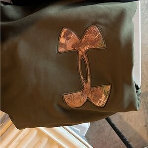 NWOT Men’s 3XL Under Armour hoodie